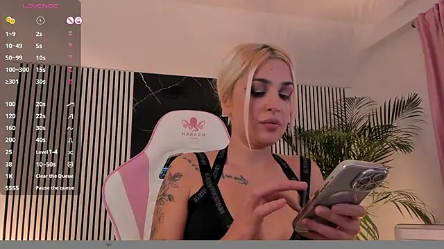 daisyblushh online show from 10/27/25, 07:40