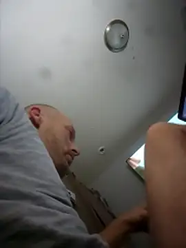 Snapshot of Scott654538 chatting on 01/18/26, 04:05 Scott654538 online show from 01/18/26, 04:05