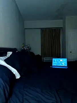 Snapshot of Thickkemzz41 chatting on 11/04/25, 12:32 Thickkemzz41 online show from 11/04/25, 12:32