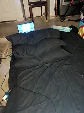 Snapshot of Thickkemzz41 chatting on 11/13/25, 12:53 Thickkemzz41 online show from 11/13/25, 12:53