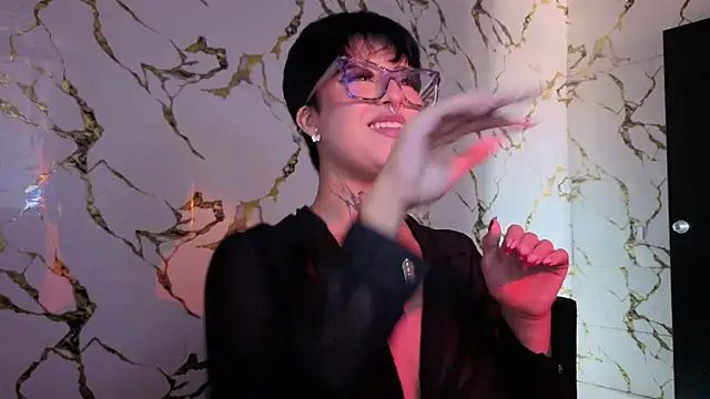 Snapshot of Rebeka-baker chatting on 12/20/25, 12:34 Rebeka-baker online show from 12/20/25, 12:34