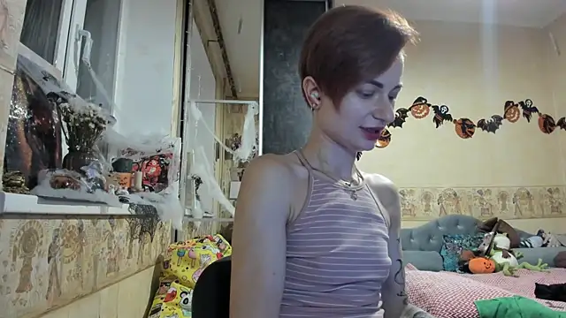 Snapshot of WatsonMi chatting on 10/23/25, 03:00 WatsonMi online show from 10/23/25, 03:00