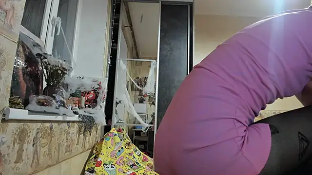 Snapshot of WatsonMi chatting on 10/30/25, 04:41 WatsonMi online show from 10/30/25, 04:41