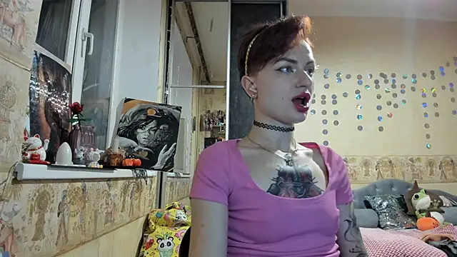 Snapshot of WatsonMi chatting on 11/16/25, 05:07 WatsonMi online show from 11/16/25, 05:07