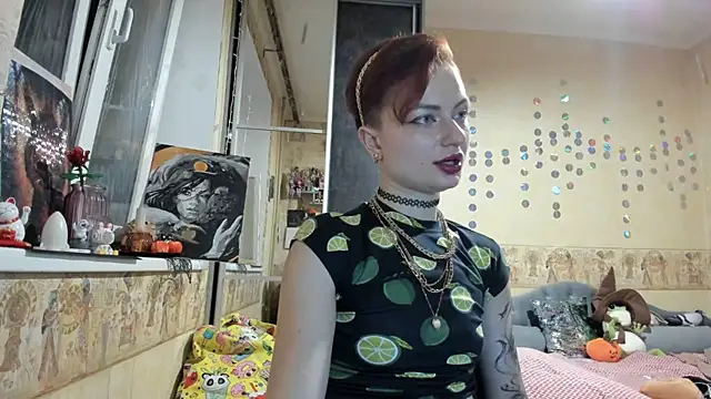 Snapshot of WatsonMi chatting on 11/18/25, 04:44 WatsonMi online show from 11/18/25, 04:44