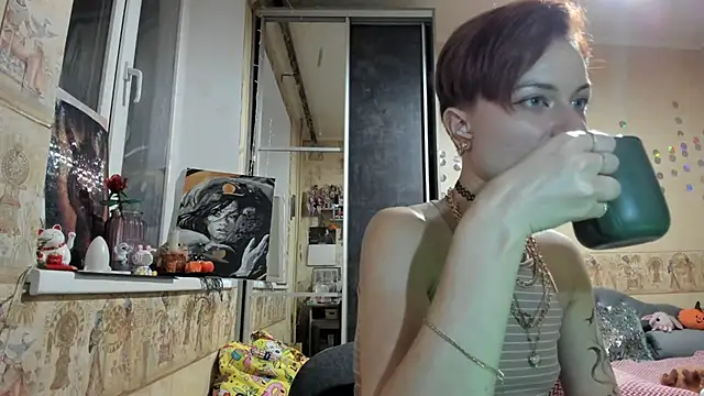 Snapshot of WatsonMi chatting on 11/22/25, 05:12 WatsonMi online show from 11/22/25, 05:12