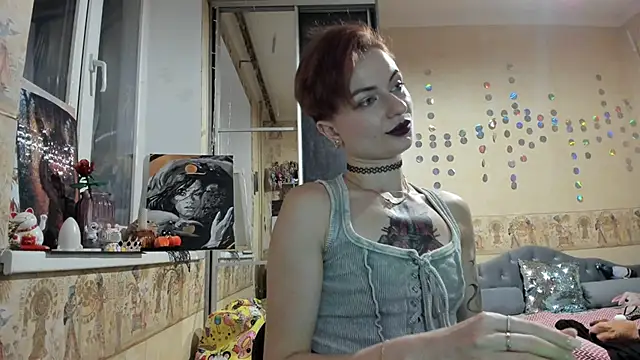 Snapshot of WatsonMi chatting on 11/26/25, 04:52 WatsonMi online show from 11/26/25, 04:52