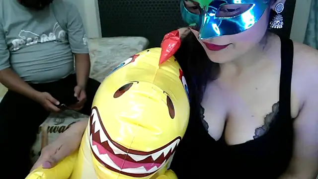 Snapshot of sexyrihana223 chatting on 04/21/26, 06:01 sexyrihana223 online show from 04/21/26, 06:01