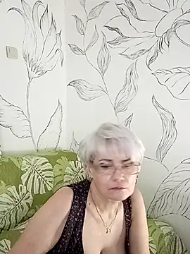 Catty Lady online show from 09/17/25, 04:52