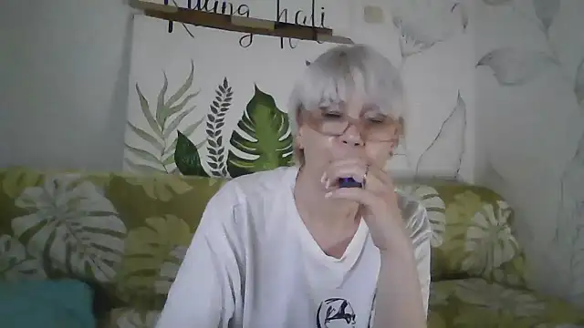 Catty Lady online show from 11/12/25, 05:57