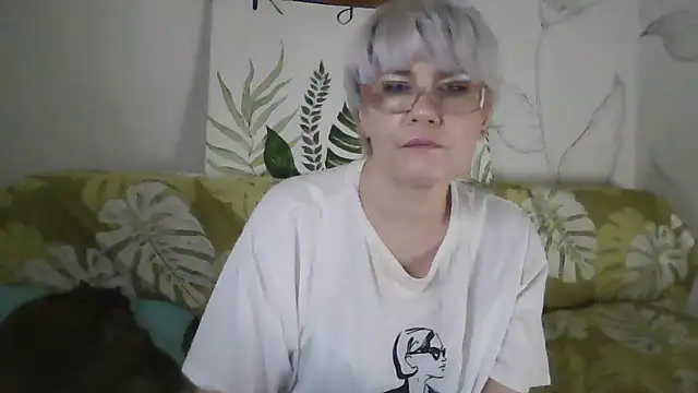 Catty Lady online show from 11/23/25, 06:30