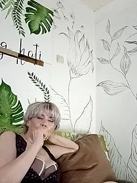 Catty Lady online show from 05/06/26, 07:08