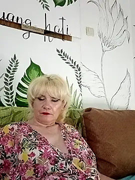 Catty Lady online show from 06/25/26, 07:40