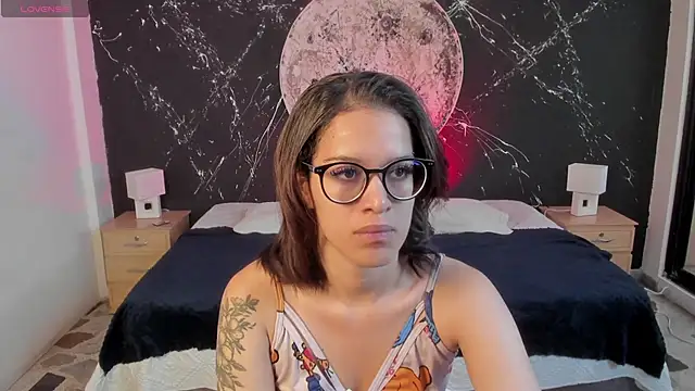 ZoeWestt online show from 09/15/25, 12:27