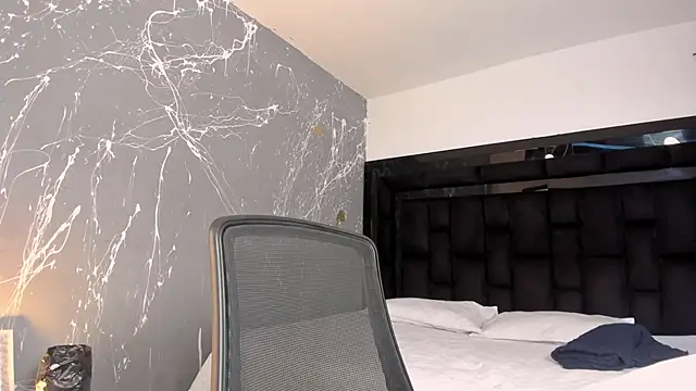 ZoeWestt online show from 10/20/25, 01:11