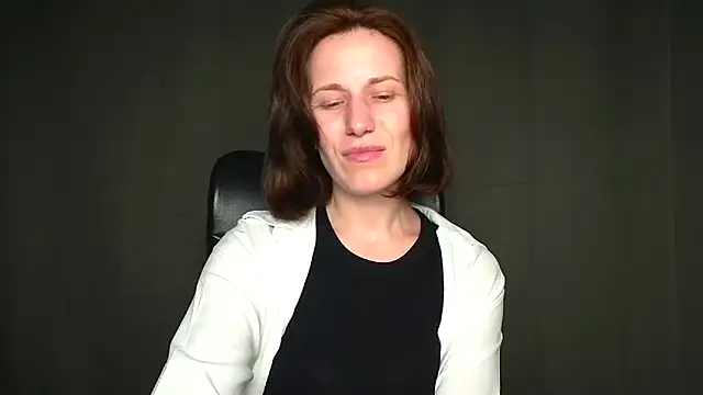 Kelly Kisss online show from 05/06/26, 11:15