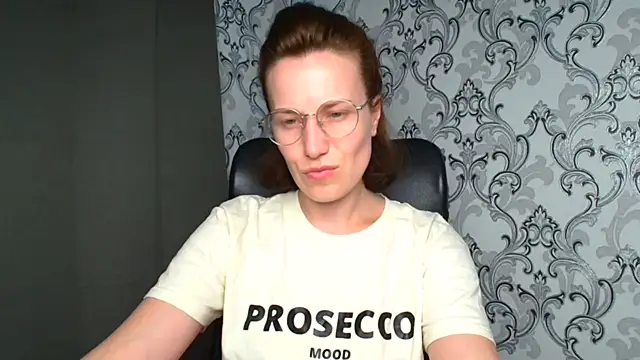 Kelly Kisss online show from 06/14/26, 11:23