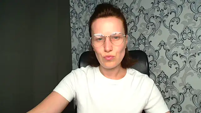 Kelly Kisss online show from 06/24/26, 11:09