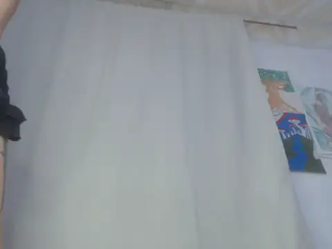 Snapshot of porndollbaby chatting on 12/17/25, 09:10 porndollbaby online show from 12/17/25, 09:10