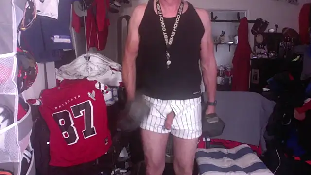 Snapshot of DILFJockDad87 chatting on 02/16/26, 10:06 DILFJockDad87 online show from 02/16/26, 10:06