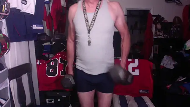 Snapshot of DILFJockDad87 chatting on 03/16/26, 12:31 DILFJockDad87 online show from 03/16/26, 12:31