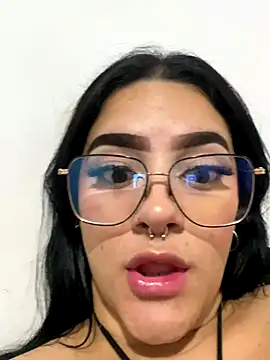 Snapshot of Marianacg_21 chatting on 12/16/25, 03:55 Marianacg 21 online show from 12/16/25, 03:55