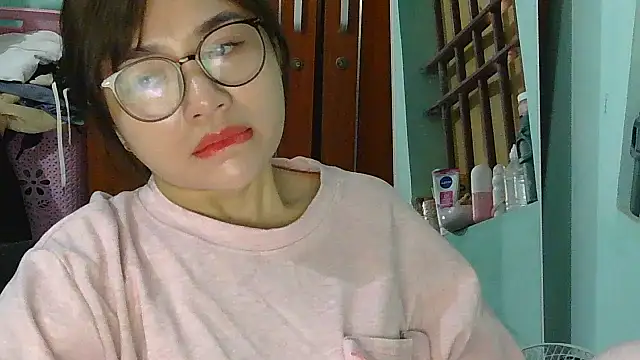 Uhem112 online show from 11/16/25, 02:06