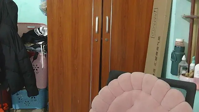 Uhem112 online show from 12/04/25, 01:04