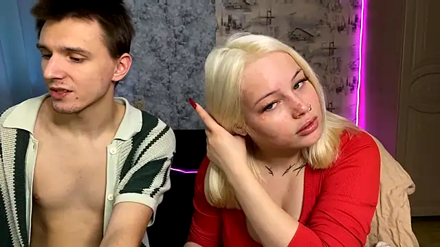 Snapshot of Mia_Sakuraa chatting on 10/20/25, 02:45 Mia Sakuraa online show from 10/20/25, 02:45