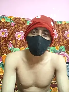 Snapshot of Seducing_couple chatting on 09/27/25, 12:32 Seducing couple online show from 09/27/25, 12:32
