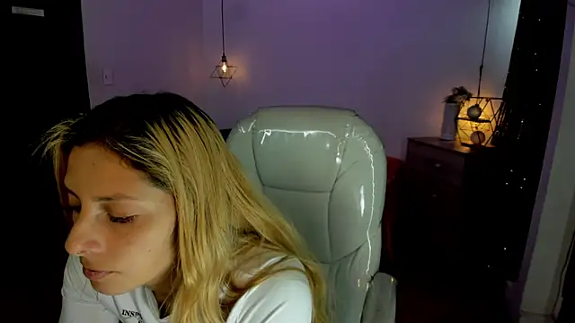 Jennaa Cooper online show from 10/09/25, 08:07