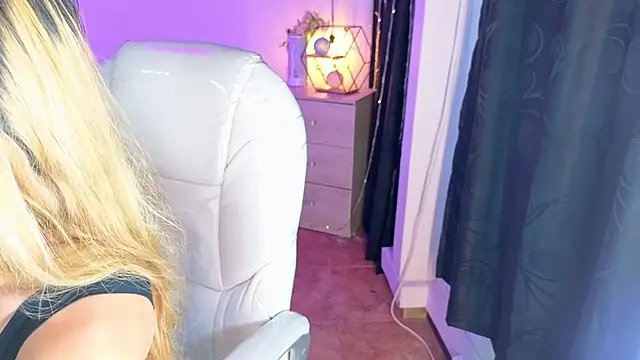 Jennaa Cooper online show from 10/17/25, 07:16