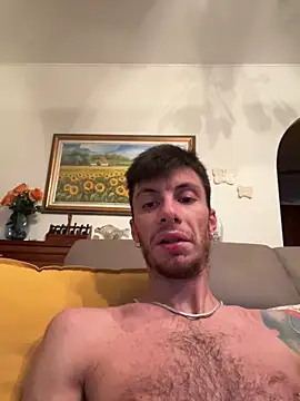 Snapshot of Lucamilano1991 chatting on 11/01/25, 04:31 Lucamilano1991 online show from 11/01/25, 04:31