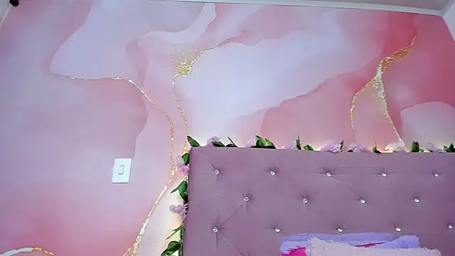 violet taylor  online show from 06/25/26, 02:22