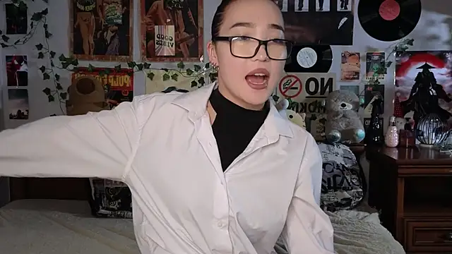 Snapshot of OdetteBiddy chatting on 11/07/25, 08:20 OdetteBiddy online show from 11/07/25, 08:20