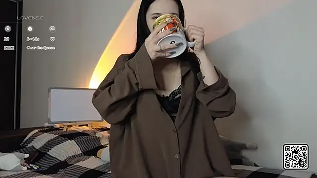 OdelynBagge online show from 11/14/25, 05:11