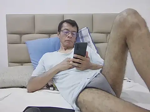 skinnylatino51 online show from 09/15/25, 12:21