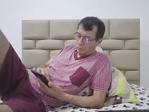skinnylatino51 online show from 05/01/26, 12:15