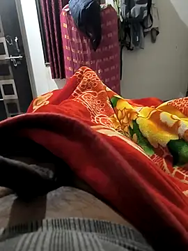 Snapshot of buntyk199 chatting on 12/15/25, 07:29 buntyk199 online show from 12/15/25, 07:29