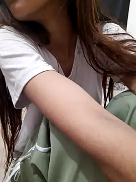 Snapshot of Mahira568 chatting on 01/17/26, 04:43 Mahira568 online show from 01/17/26, 04:43