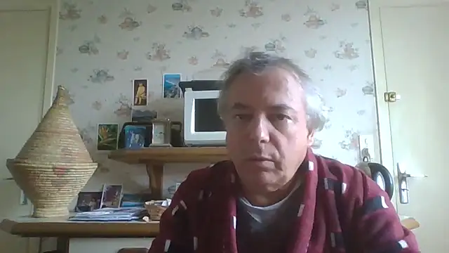 Snapshot of gegevincent chatting on 10/21/25, 12:28 gegevincent online show from 10/21/25, 12:28