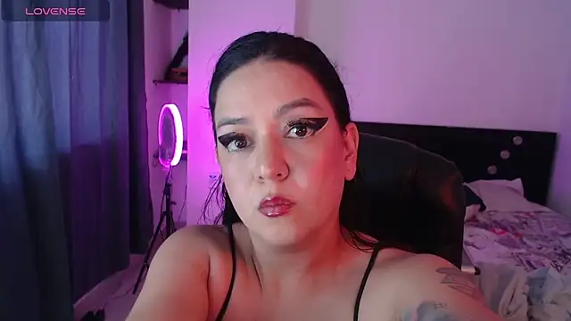 Snapshot of Abbyjoness21 chatting on 12/22/25, 06:38 Abbyjoness21 online show from 12/22/25, 06:38