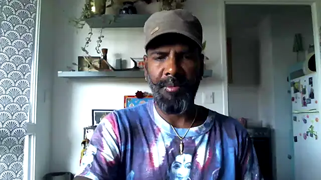 Snapshot of frenchblackc31 chatting on 09/14/25, 08:02 frenchblackc31 online show from 09/14/25, 08:02