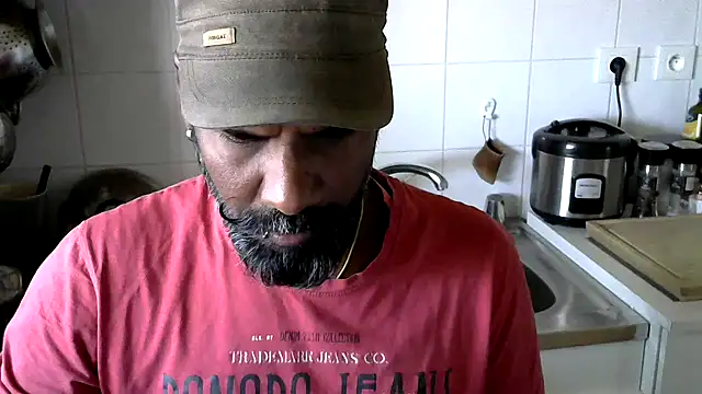Snapshot of frenchblackc31 chatting on 09/18/25, 08:49 frenchblackc31 online show from 09/18/25, 08:49