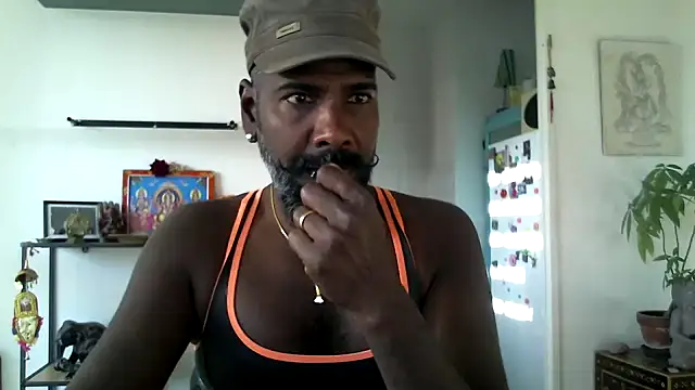 Snapshot of frenchblackc31 chatting on 10/14/25, 03:46 frenchblackc31 online show from 10/14/25, 03:46