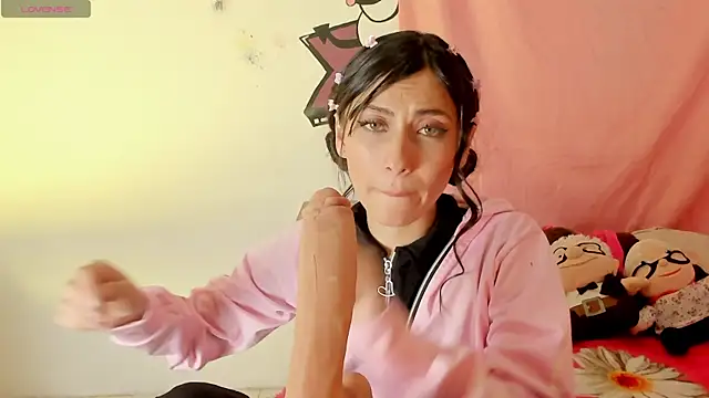 Alanaloiiss  online show from 11/08/25, 04:12