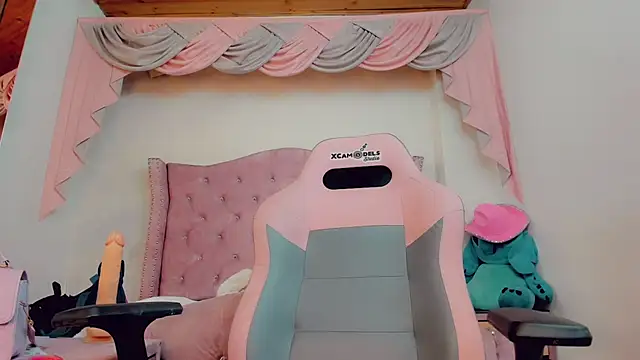  Abby white  online show from 11/19/25, 09:04