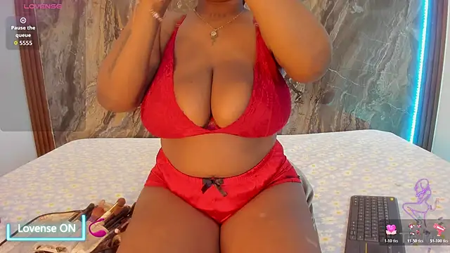 Snapshot of MiiaaCollinss chatting on 12/15/25, 02:54 MiiaaCollinss online show from 12/15/25, 02:54