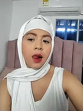 Snapshot of cala_borhan chatting on 10/16/25, 07:48 cala borhan online show from 10/16/25, 07:48