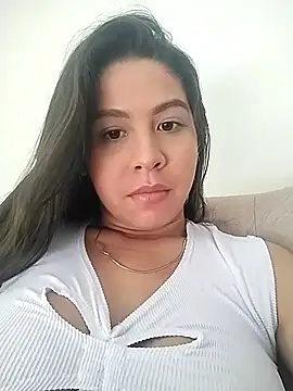 Snapshot of cala_borhan chatting on 10/17/25, 08:00 cala borhan online show from 10/17/25, 08:00